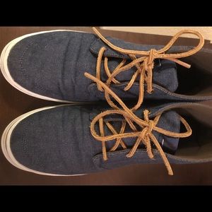 Men’s Under Armour sz 9